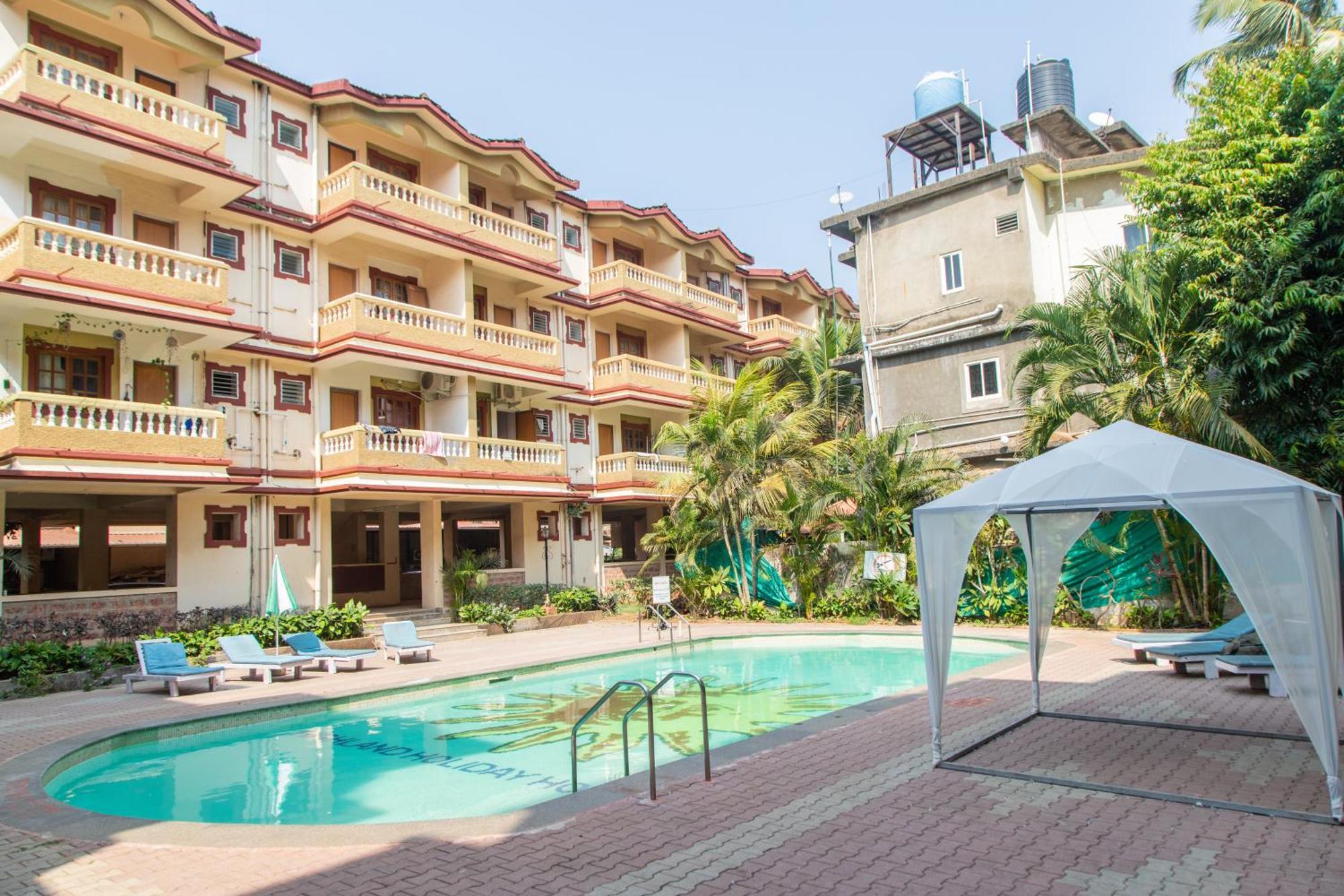 Cherrystay Holiday Resort -Candolim Beach Exterior photo